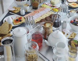 سفره آرایی میز صبحانه