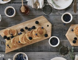 میز غذا و نوشیدنی صبحانه