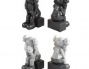 اسباب بازی kaws