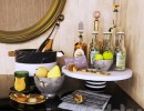 بطری نوشیدنی + سیب و گلابی