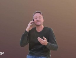 کاراکتر مرد درحال تلفن کردن