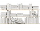مجموعه کتاب در قفسه