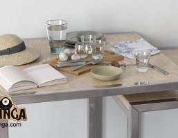 کتاب + کلاه + میز