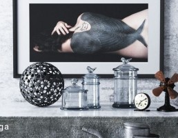 میز کنسول + ساعت رومیزی + وسایل تزیینی