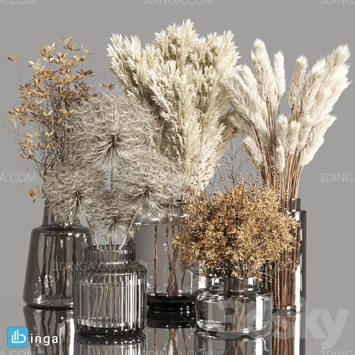 گل های خشک در گلدان شیشه ای