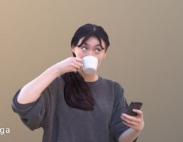 کاراکتر زن نشسته