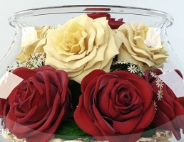 گلدان + گل رز